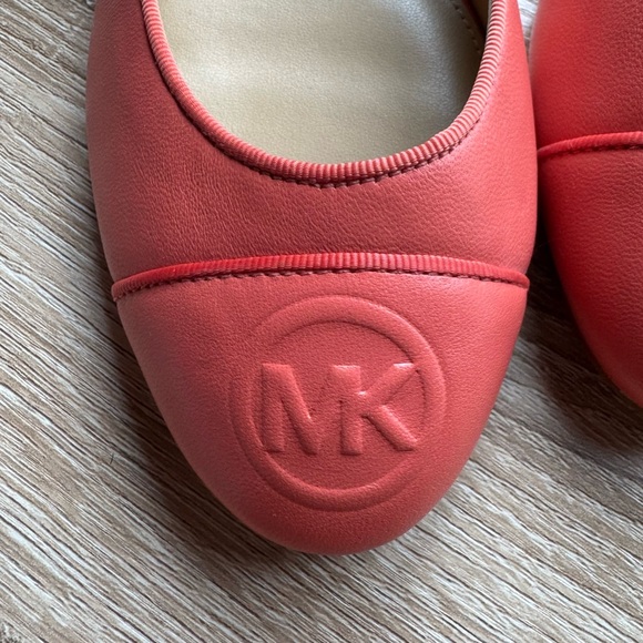 NWOB Michael Kors MK Logo Ballet Flats in Coral Pink - Picture 8 of 10
